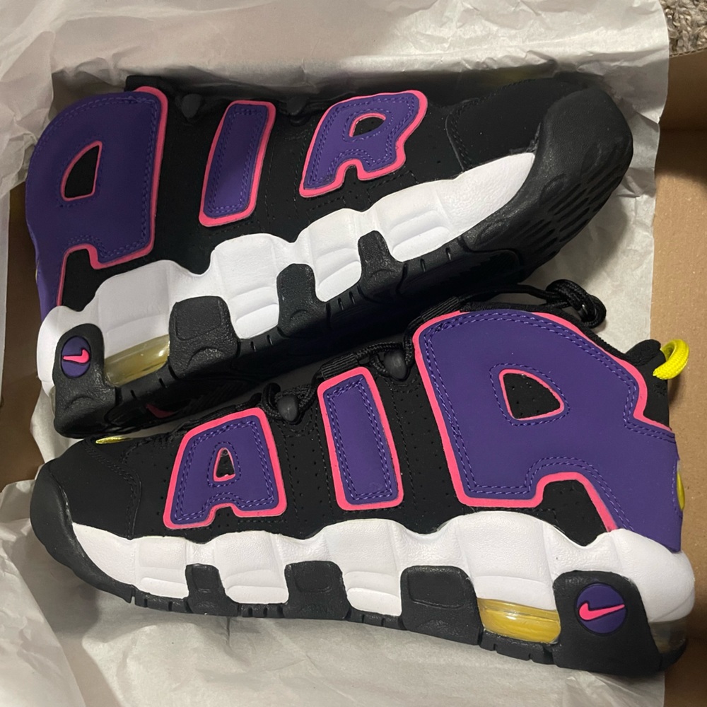 BRAND NEW uptempos size 7y